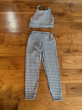 Carbon38 Black & White Houndstooth Leggings and Crop Top Set